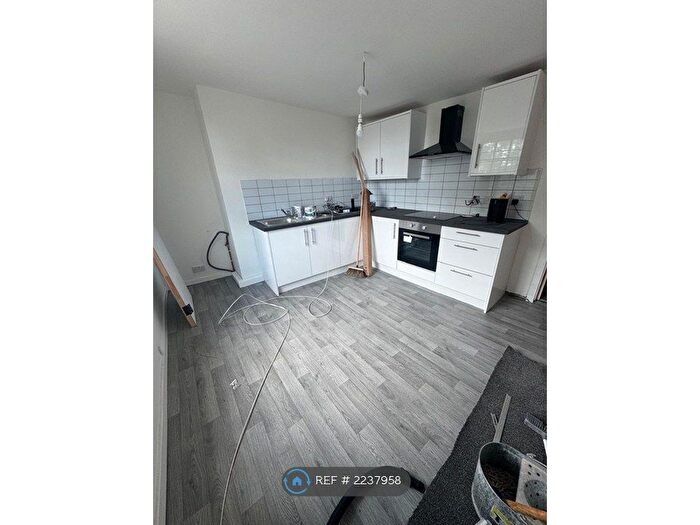 3 Bedroom Flat To Rent In Long Street, Middleton, Manchester, M24