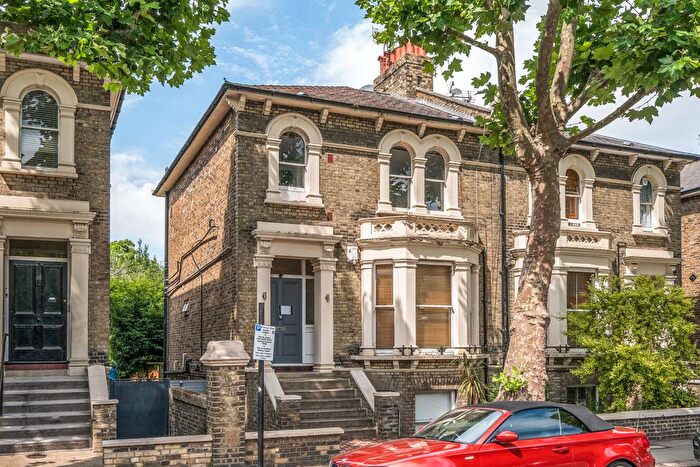 3 Bedroom Flat For Sale In Bridge View, London, W6