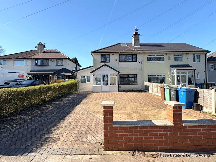 3 Bedroom Semi-detached House For Sale In Heywood Road, Prestwich, Manchester, M25