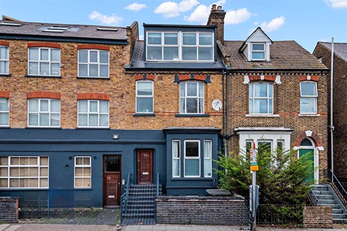 2 Bedroom Maisonette For Sale In Acton Lane, London, NW10