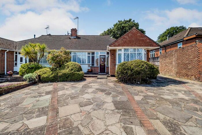 3 Bedroom Bungalow To Rent In Bracken Drive, Chigwell, IG7