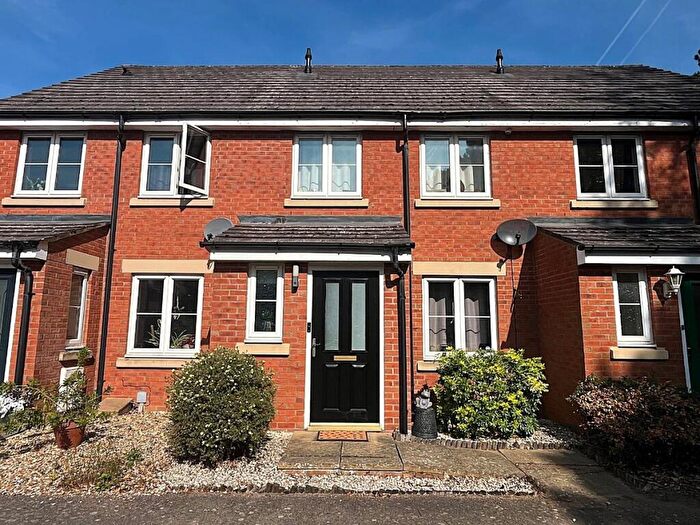 3 Bedroom Terraced House For Sale In Wood End Close, Bedford, MK44