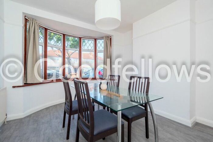 3 Bedroom Semi-Detached House To Rent In Brocks Drive, Cheam, Sutton, SM3