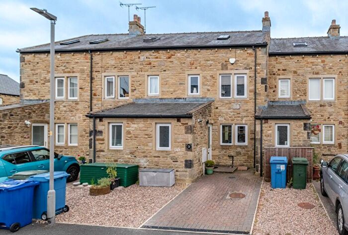3 Bedroom Terraced House For Sale In Temperance Square, BD23