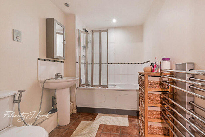 1 Bedroom Apartment For Sale In Locksons Close, London, E14
