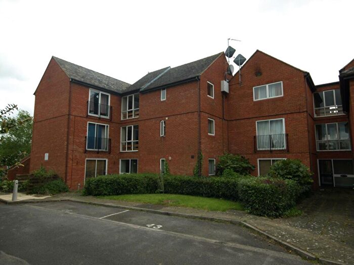 Flat To Rent In Westholm Court, Bicester, OX26