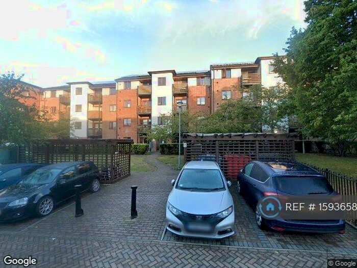2 Bedroom Flat To Rent In John North Close, High Wycombe, HP11