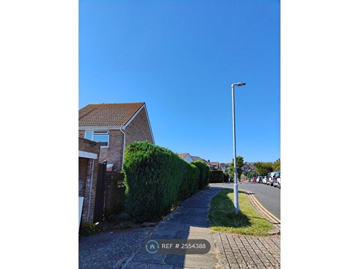 3 Bedroom Semi-Detached House To Rent In Dudwell Road, Brighton, BN2