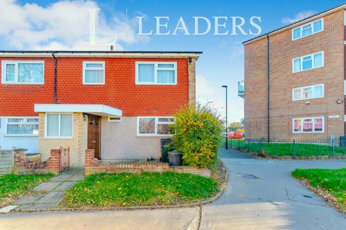 3 Bedroom Property To Rent In Underwood, CR0