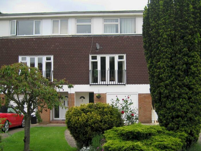 4 Bedroom Town House To Rent In Broadheath Drive, Chislehurst BR7