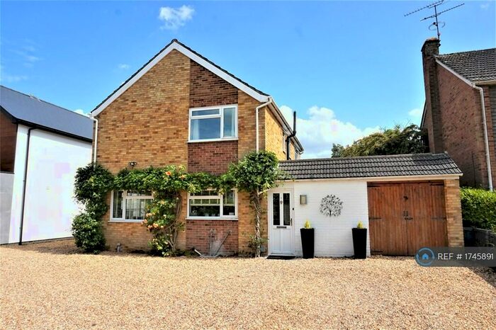 4 Bedroom Detached House To Rent In Carthona Drive, Hampshire, GU52