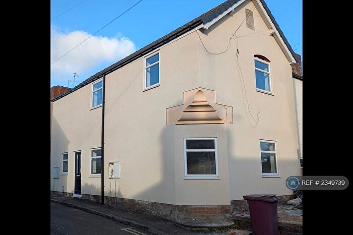 2 Bedroom Flat To Rent In Calow Lane, Hasland, Chesterfield, S41