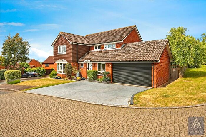 4 Bedroom Detached House For Sale In Cherry Leys, Steeple Claydon, Buckingham, MK18