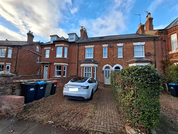 3 Bedroom Terraced House To Rent In Wolverton Road, Stony Stratford, Milton Keynes, MK11