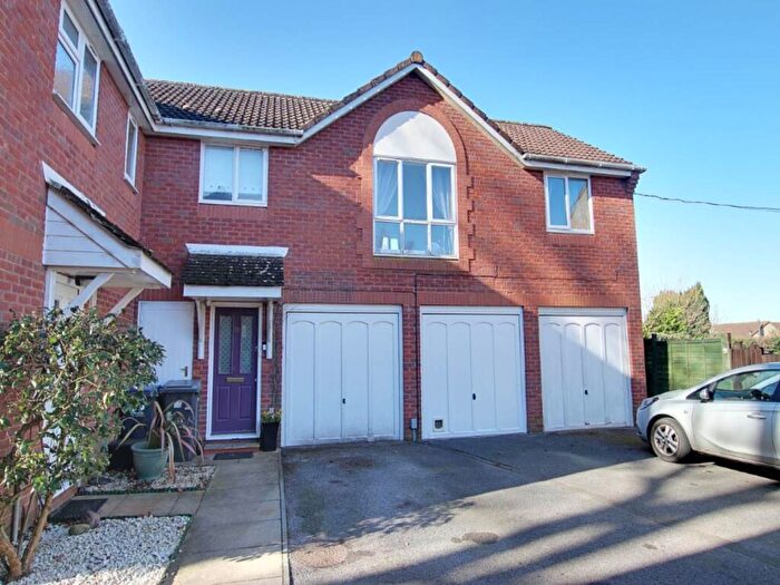 2 Bedroom Flat To Rent In Camellia Drive, Warminster, Wiltshire, BA12