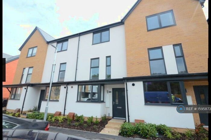 4 Bedroom Terraced House To Rent In Coley Avenue, Reading, RG1