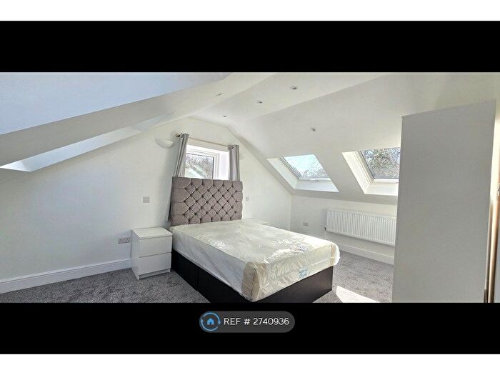 3 Bedroom Semi-Detached House To Rent In Blackwood Cottages, Leeds, LS17