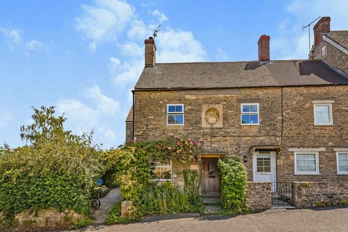 4 Bedroom Semi-Detached House For Sale In Farleigh Hungerford, Bath, BA2