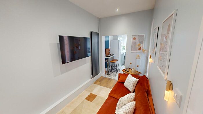 5 Bedroom House To Rent In Hart Street, Lenton, Nottingham, NG7