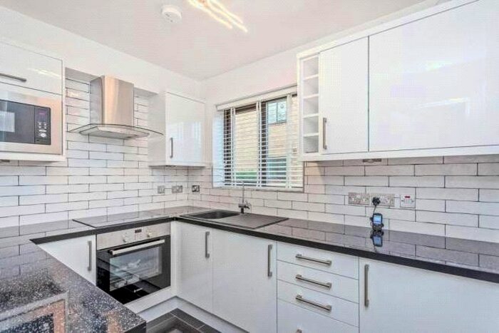 1 Bedroom Flat To Rent In Doyle Road, London, SE25