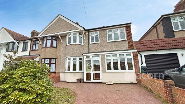 5 Bedroom End Of Terrace House To Rent In The Green Welling, DA16