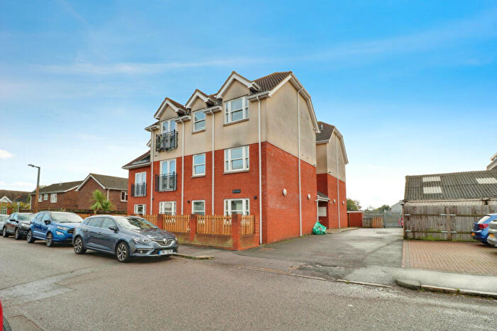 2 Bedroom Apartment To Rent In Oak Road North, Hadleigh, SS7