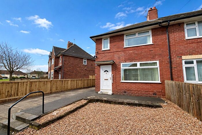 2 Bedroom Semi-Detached House To Rent In Brander Approach, Leeds, LS9