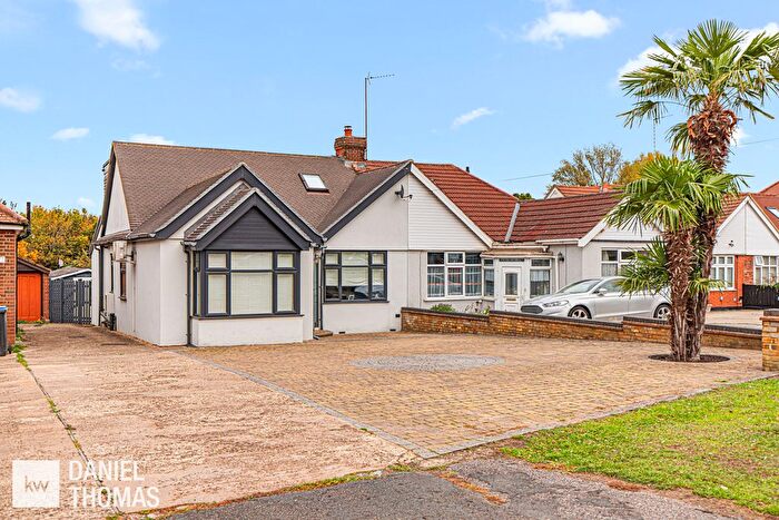 4 Bedroom Semi-detached House For Sale In Honey Lane, Waltham Abbey, EN9