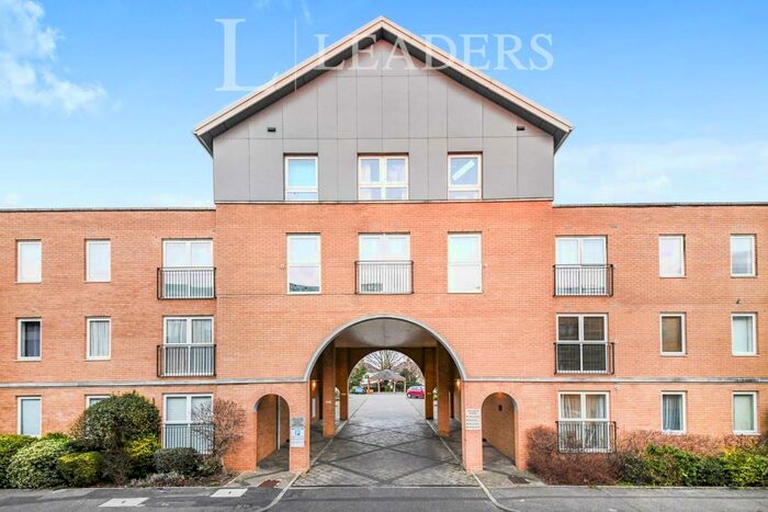 2 Bedroom Flat To Rent In Kenway, Southend-on-Sea, SS2