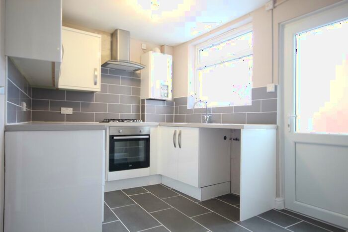 1 Bedroom Flat To Rent In Main Road, Gedling, Nottingham, NG4