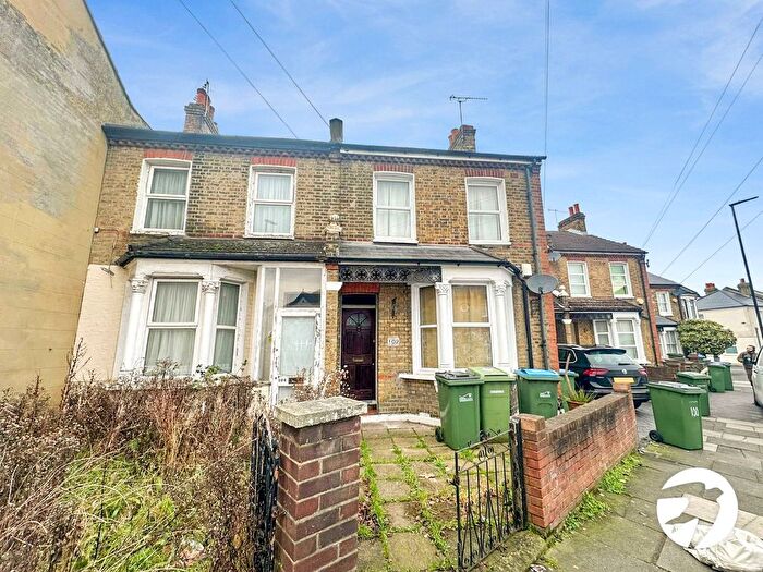 2 Bedroom Terraced House To Rent In Swingate Lane, London, SE18