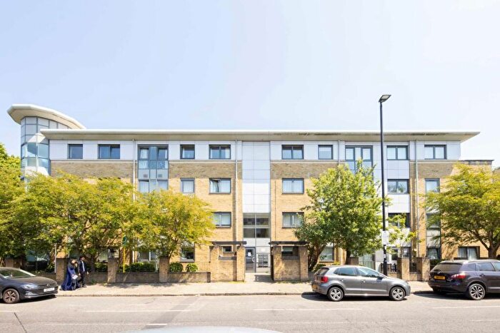 2 Bedroom Flat For Sale In Caledonian Road, Hillmarton Conservation Area, N7