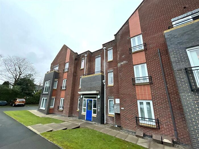 2 Bedroom Apartment For Sale In Elizabeth House, Scholars Court, Hartshill, ST4