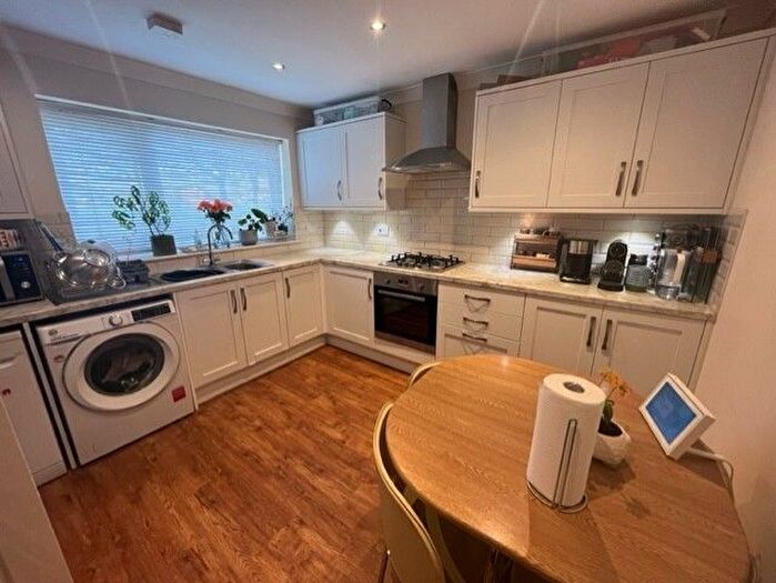 3 Bedroom Semi-Detached House To Rent In Waverley Close, Romsey, SO51
