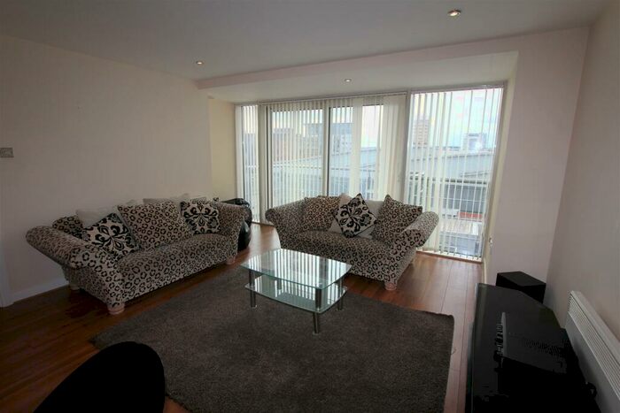 2 Bedroom Flat To Rent In , Leeds, K2