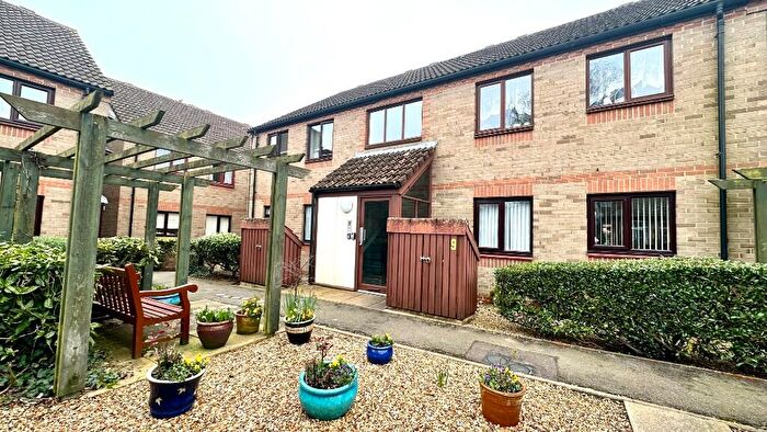 2 Bedroom Flat For Sale In Robingoodfellows Lane, March, Cambridgeshire, PE15