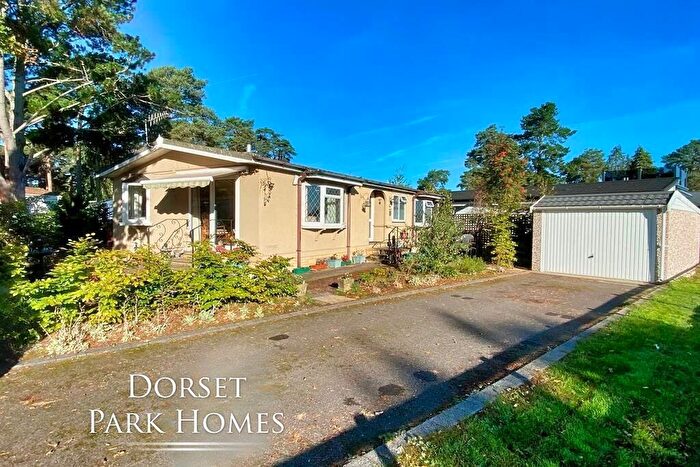 2 Bedroom Park Home For Sale In Worley Way, Lone Pine Park, Lone Pine Drive, Ferndown, Dorset, BH22