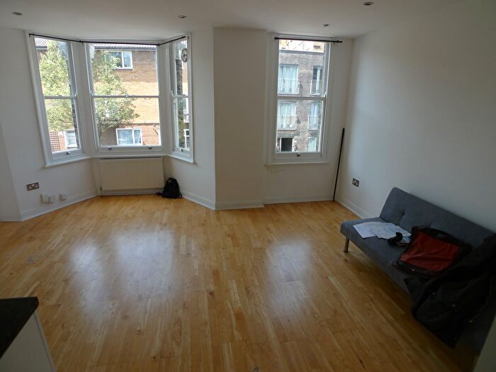 2 Bedroom Flat To Rent In Shenley Road, London, SE5