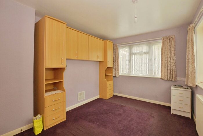 2 Bedroom Bungalow For Sale In Briars Road, St. Marys Bay, Romney Marsh, Kent, TN29