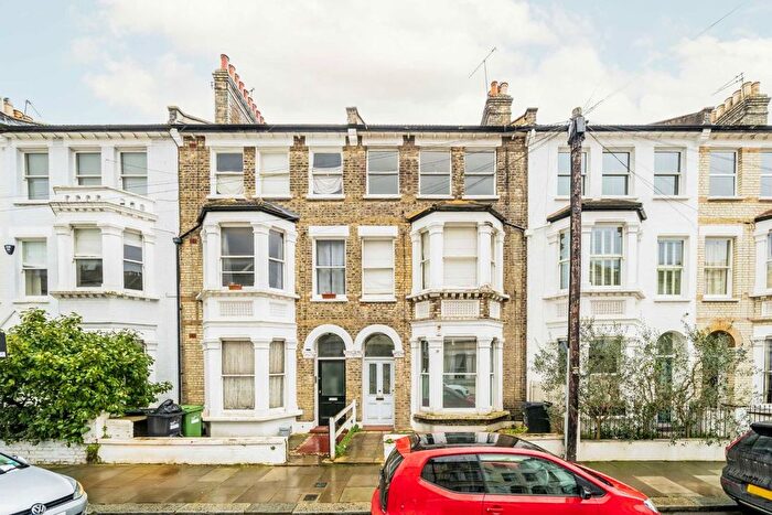 2 Bedroom Flat To Rent In Tournay Road, London, SW6