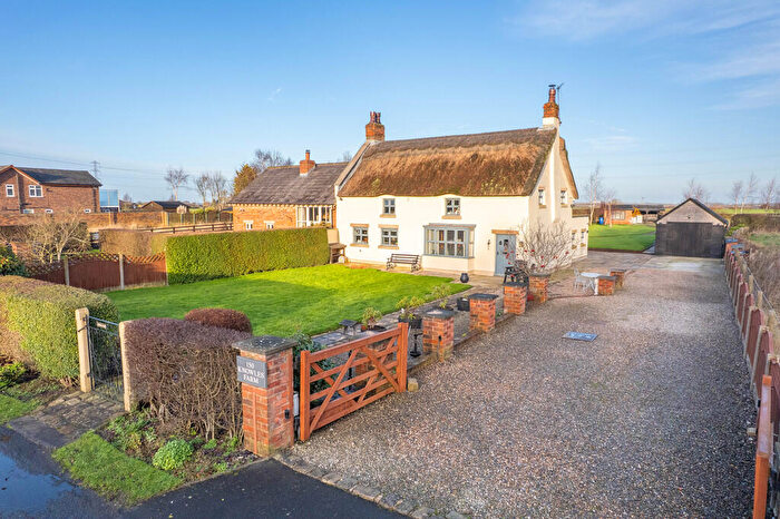 3 Bedroom Semi-Detached House For Sale In Ratten Lane, Hutton, PR4