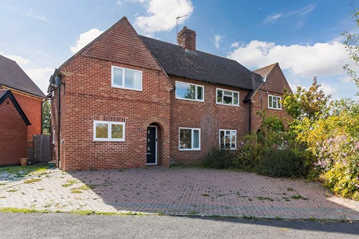 3 Bedroom Semi Detached House For Sale In York Road, West Hagbourne, OX11