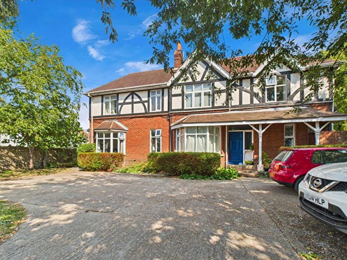 1 Bedroom Flat For Sale In Park Road, Worthing, BN11