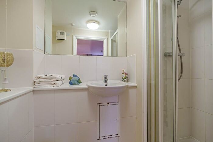 4 Bedroom Town House To Rent In John North Close, High Wycombe, HP11