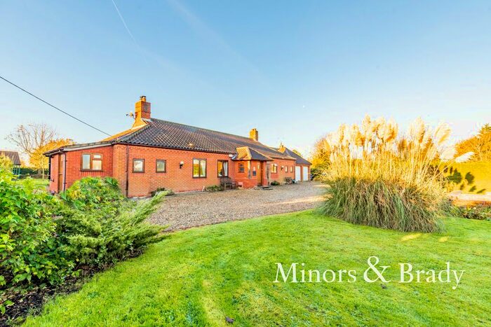 4 Bedroom Detached Bungalow For Sale In Thynnes Lane, Mattishall, Dereham NR20