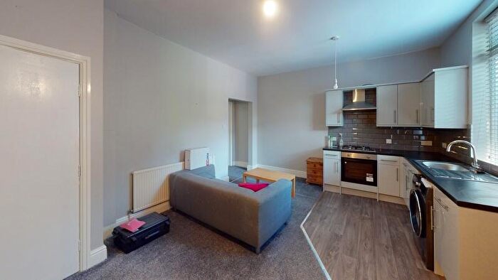 1 Bedroom End Of Terrace House To Rent In Burley Road, Burley, Leeds, LS4