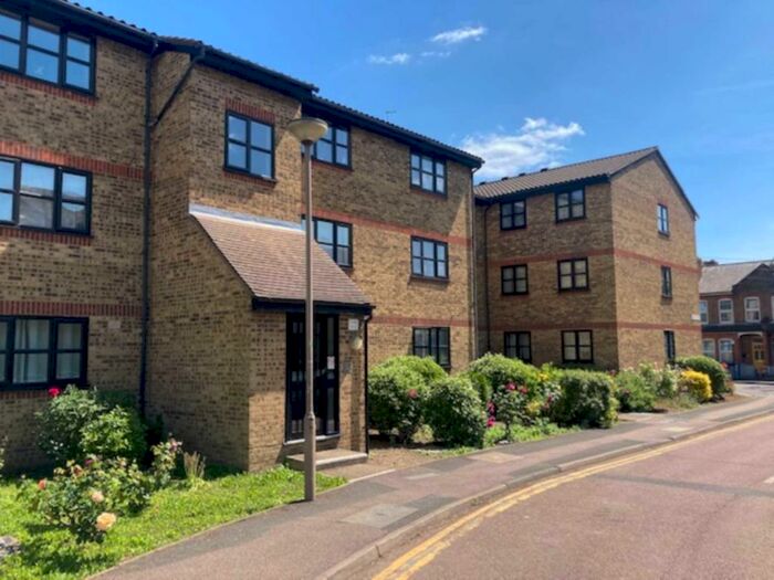 1 Bedroom Flat To Rent In Ghandi Close, London, E17