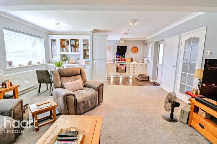 2 Bedroom Bungalow To Rent In The Close, Lincoln, LN1