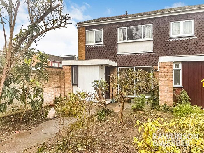 3 Bedroom Terraced House For Sale In Buckingham Gardens, West Molesey, KT8