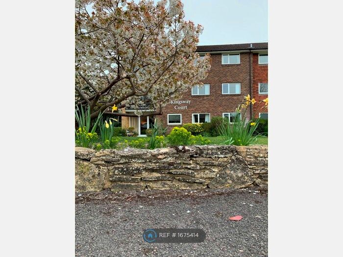 2 Bedroom Flat To Rent In Kingsway Court, Chandler's Ford, Eastleigh, SO53
